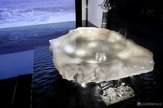 nejčistší krystal v podobě luxusní vany