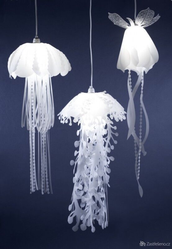 neskutečně fascinující podívaná na kolekci medúzových světel