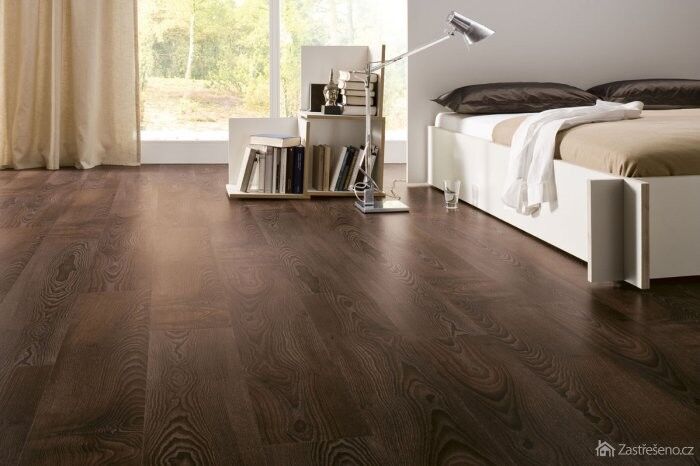 Podlahová krytina působí masivním dojmem a nestudí, autor: apokorek