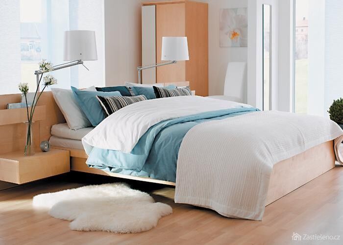 Jednoduchá postel se zajímavými doplňky, autor: Ikea
